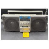 Vintage General Electric GE 3-6035A boombox no ..