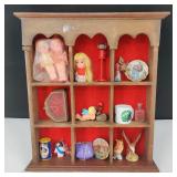 VTG Trinket Shelf & 20 Miniatures