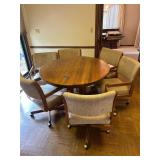 Kitchen table with leaves and 6 chairs