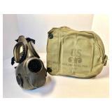 AUTHENTIC MILITARY GAS MASK- VIETNAM ERA