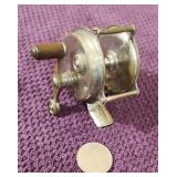 Vtg Hendryx 80yd Raised Pillar Reel