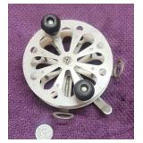Vtg Pflueger Taxie Salt Water Reel