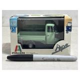 NIB Piaggio 06 Ape Classic Diecast Collectible
