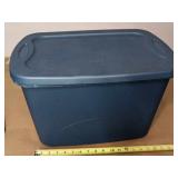 10 GALLON BLUE TOTE WITH LID AND FREE VHS TAPES 10 GALLON BLUE TOTE WITH LID AND FREE VHS TAPES