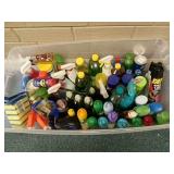 TOTE FULL OF CLEANING SUPPLIES AND OTHER MISC TOTE FULL OF CLEANING SUPPLIES AND OTHER MISC