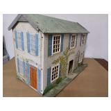 METAL DOLLHOUSE VINTAGE 22' LENGTH 16' HIGH METAL DOLLHOUSE VINTAGE 22' LENGTH 16' HIGH