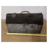 METAL VINTAGE TOOL BOX METAL VINTAGE TOOL BOX