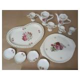 ROSE PATTERN MINITAURE TEA SET ROSE PATTERN MINITAURE TEA SET