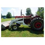 IH 706 WF w/  Loader