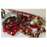 Red/Gold Christas Ornaments