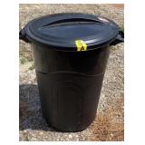 32 Gallon Trash Can w/ Lid