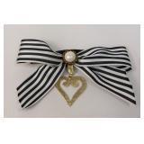 Black & White Bow Faux Pearl Heart Collar Clip