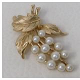 Crown Trifari Cluster Pearl Leaf Gold Tone Brooch