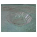 Vintage clamshell dish