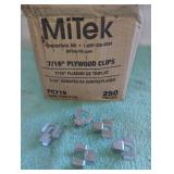 Plywood clips