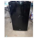 GE Mini fridge