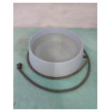 Heated water bowl