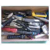 Knives / flashlights