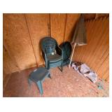 Green Plastic Patio Table Set w/ Umbrella