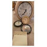 Lot of 4 Wall clocks