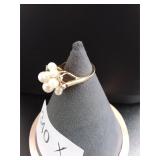 Pearl-like cluster ring 18K