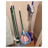Mops and Mop bucket
