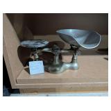 VTG Antique Scale