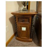 Riverside Furniture Medley Chairside Chest/Table A