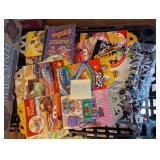 VTG Asst kids meal toys & boxes/bags