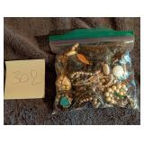 Lot of costume/vintage jewelry