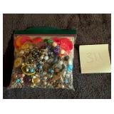Lot of costume/vintage jewelry