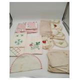 Fine Linen Textiles Pinnk Floral table Set