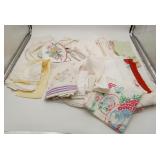 Vintage Doilies Table Covers Hand Towel Linens