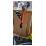 Black & Decker Batt Opt Weed Eater NEEDS BATTERIES