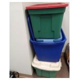 4 Rubbermaid Lidded Storage Totes Tubs