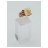 14k Solid Gold Signet Ring 3.8 grams