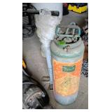 Andrew Dry Air Pump & Tank Sprayer