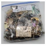 4.10 POUNDS Costume Jewelry MISS MATCH Earrings