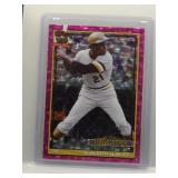 Roberto Clemente 2026 Topps Pink Crackle Foil