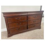 Havertys furniture 8 drawer dresser Mahogany