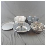 4 Bundt Cake Pans, 1 Tart Pan