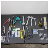 Tools - adjustable pliers, Razor cutting tools,