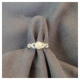 10 KP Yellow and White Gold Pearl Ring