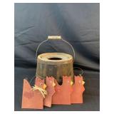 Decorative wood pail with 4 decorative chicken