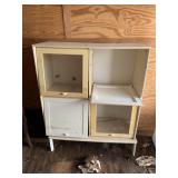 Cabinet with 4 door display 1door broke