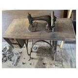 Remincton ilionny antique sewing machine