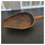 Carved Wood Grain Scoop