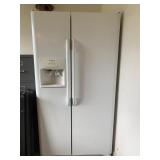 Frigidaire side by side refrigerator 36Wx68Hx31D