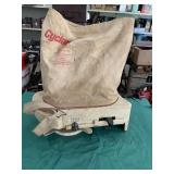 Cyclone 10-30"spread width seed spreader