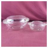 2 Pyrex Covered Round Casserole Dishes
